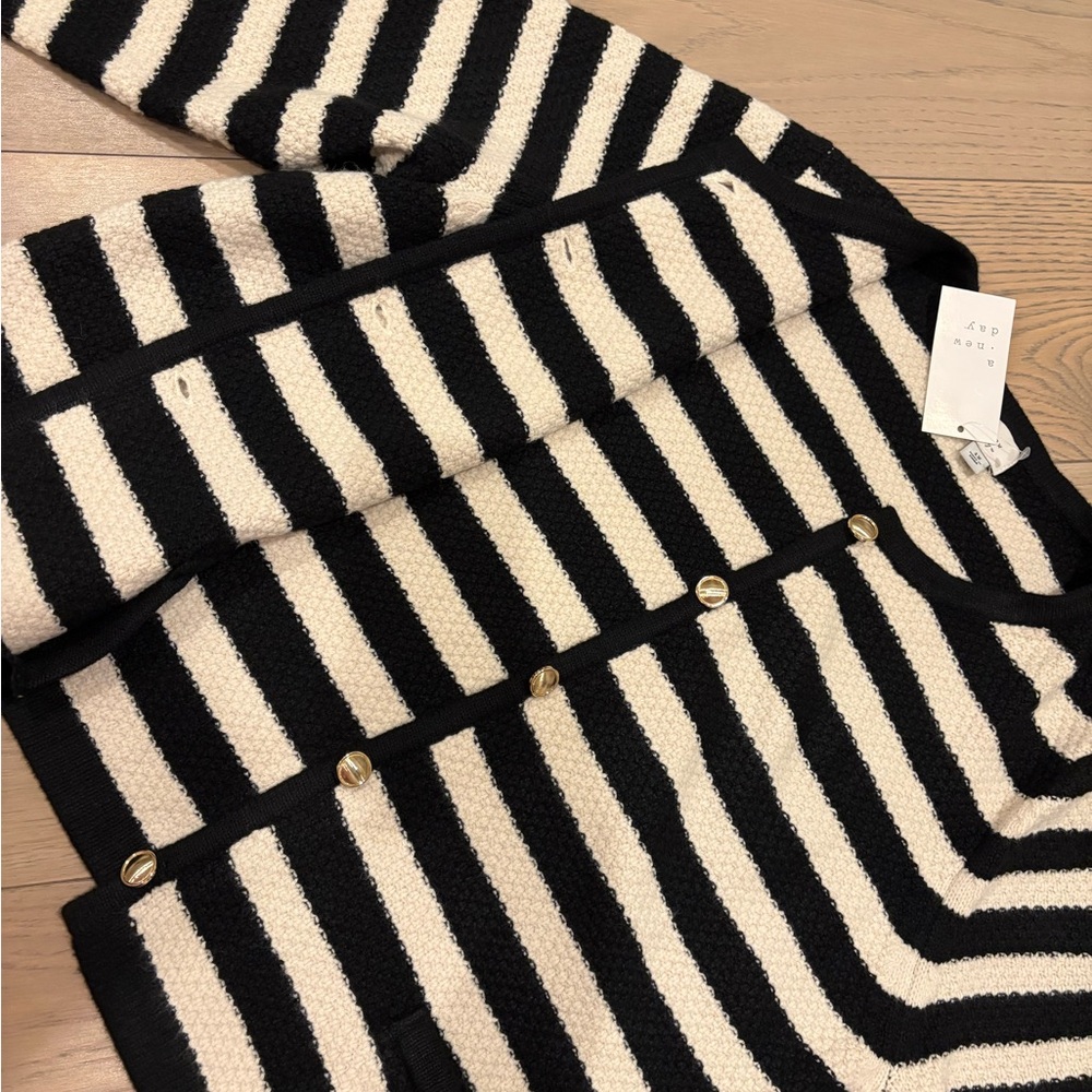 nwt a new day Black and White Striped Cardigan knit